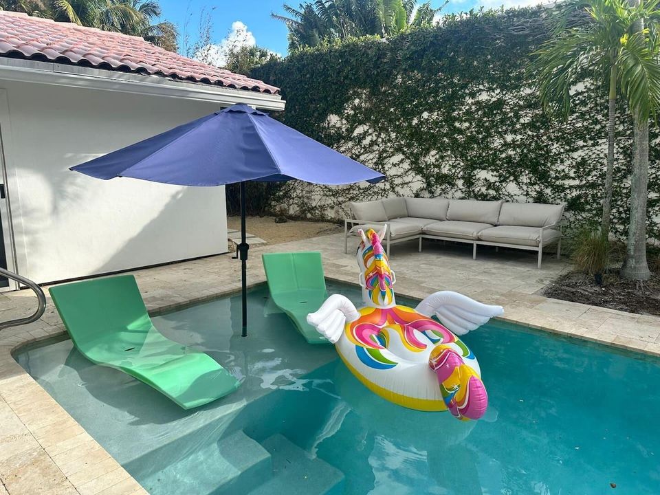 En Renta: $24,500 (3 camas, 3 baños, 2072 Pies cuadrados)