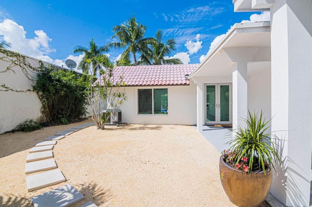 En Renta: $24,500 (3 camas, 3 baños, 2072 Pies cuadrados)