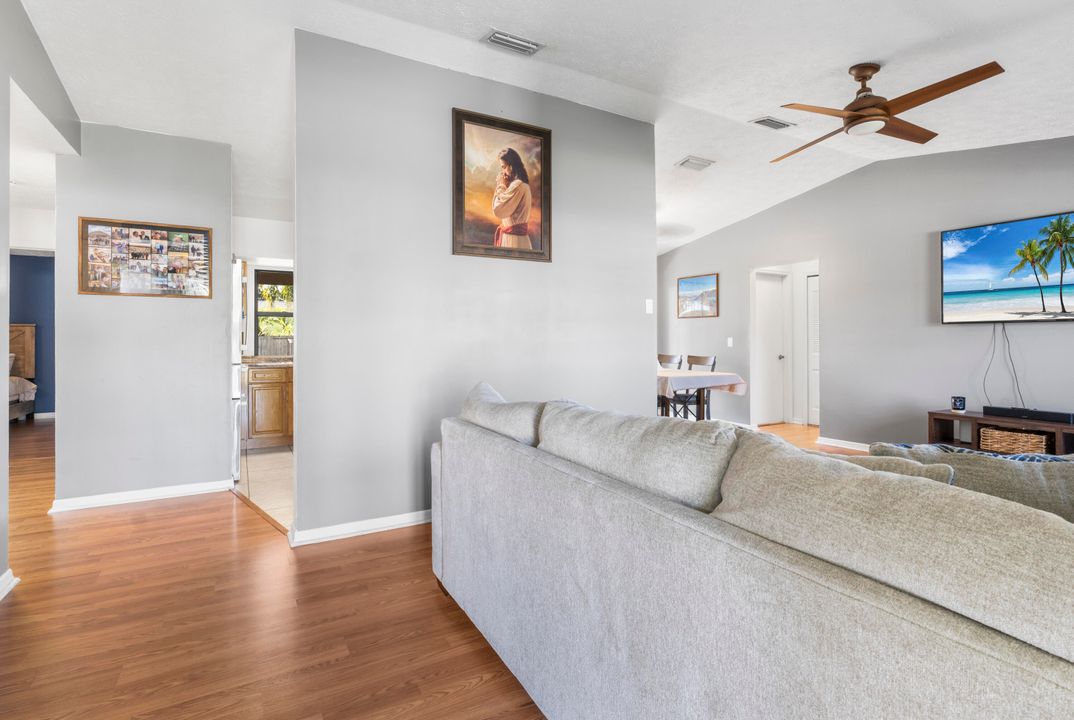 For Sale: $340,000 (2 beds, 2 baths, 1258 Square Feet)