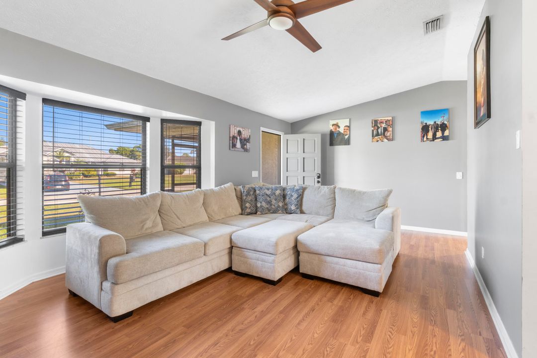 For Sale: $340,000 (2 beds, 2 baths, 1258 Square Feet)