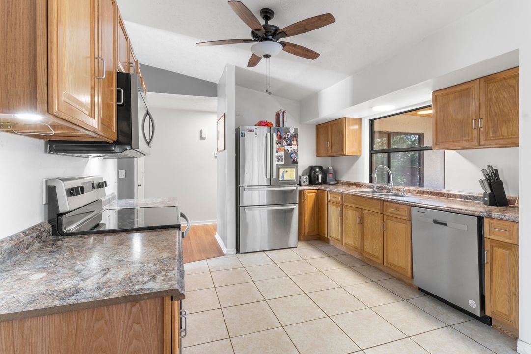For Sale: $340,000 (2 beds, 2 baths, 1258 Square Feet)