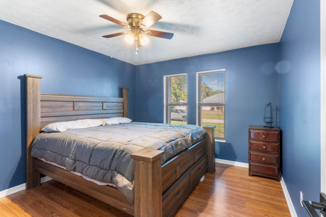 For Sale: $340,000 (2 beds, 2 baths, 1258 Square Feet)