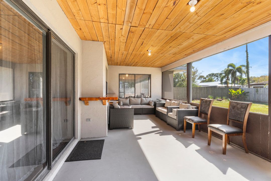 For Sale: $340,000 (2 beds, 2 baths, 1258 Square Feet)