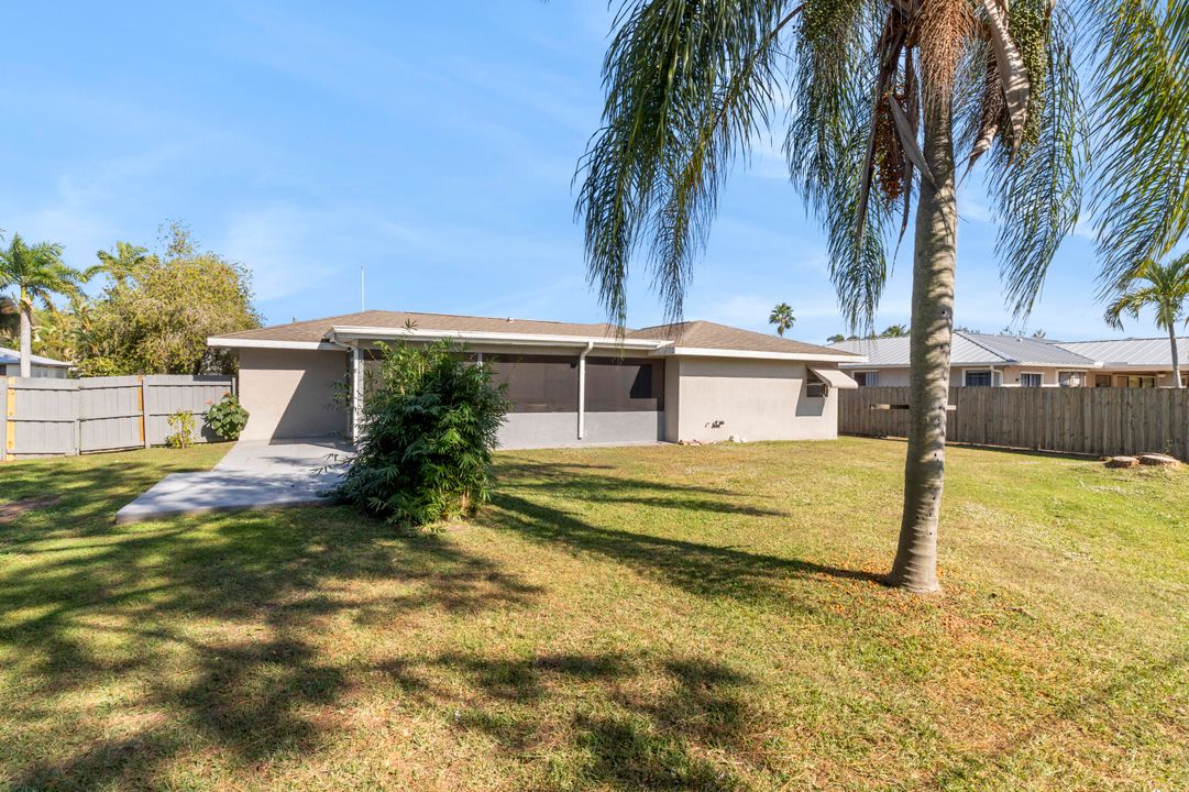 For Sale: $340,000 (2 beds, 2 baths, 1258 Square Feet)