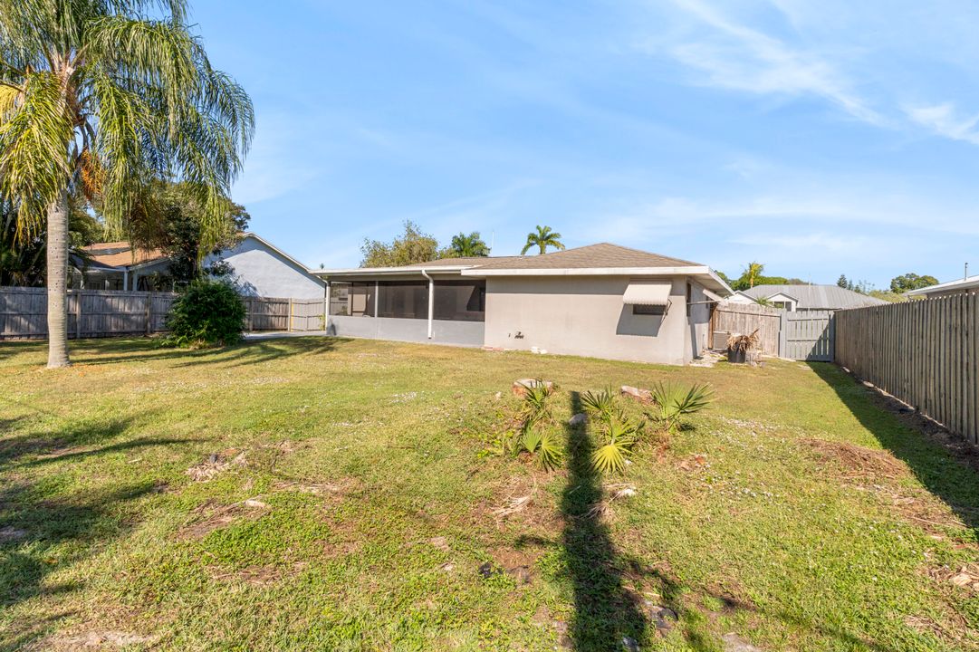 For Sale: $340,000 (2 beds, 2 baths, 1258 Square Feet)