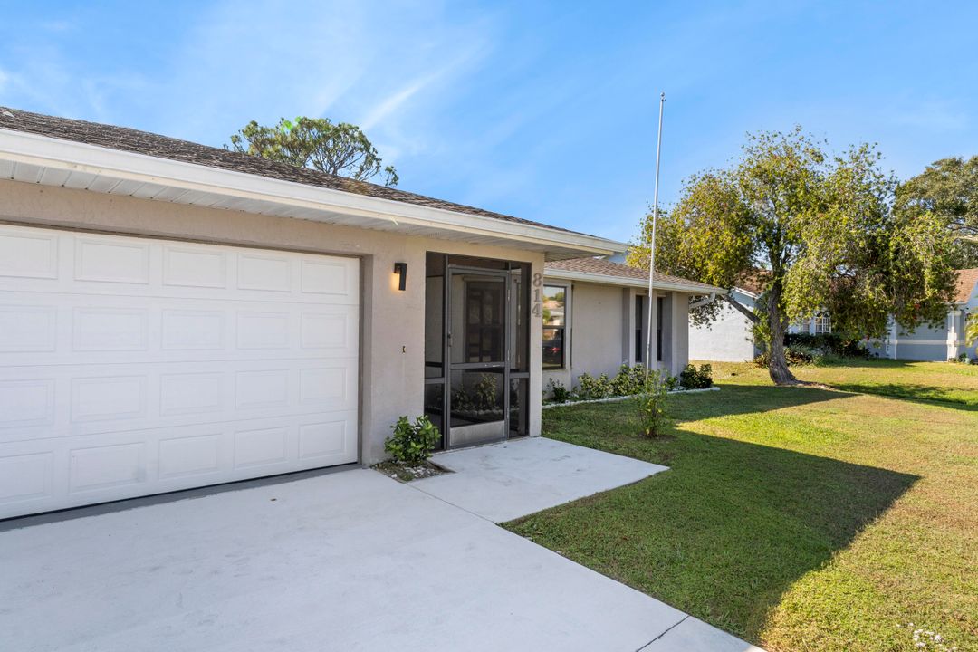 For Sale: $340,000 (2 beds, 2 baths, 1258 Square Feet)