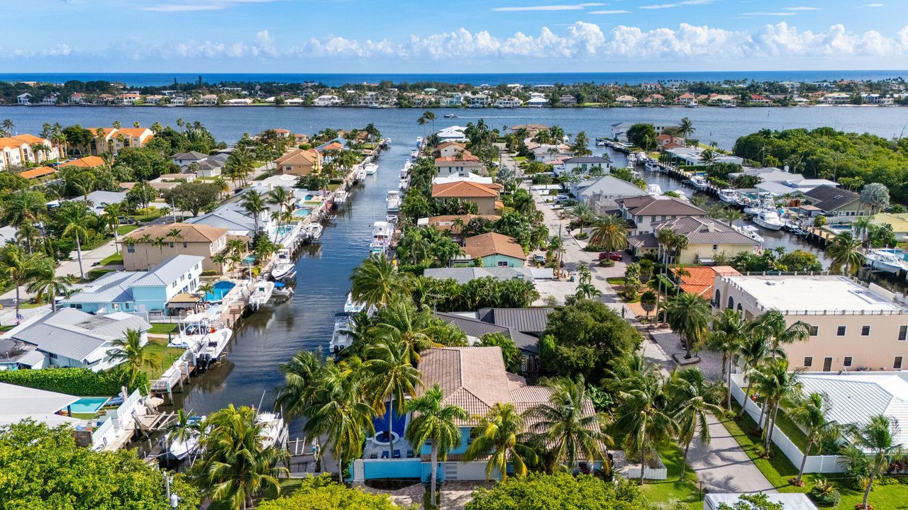 For Sale: $2,200,000 (5 beds, 4 baths, 2906 Square Feet)