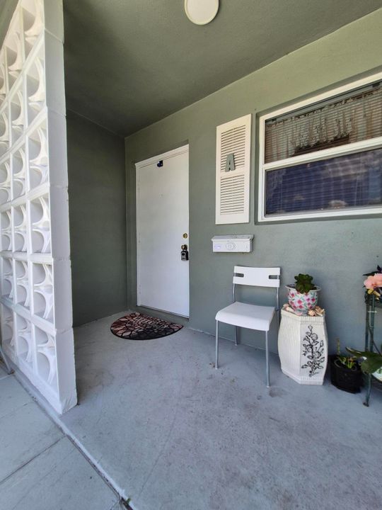 На продажу: $219,900 (2 спален, 2 ванн, 1175 Квадратных фут)