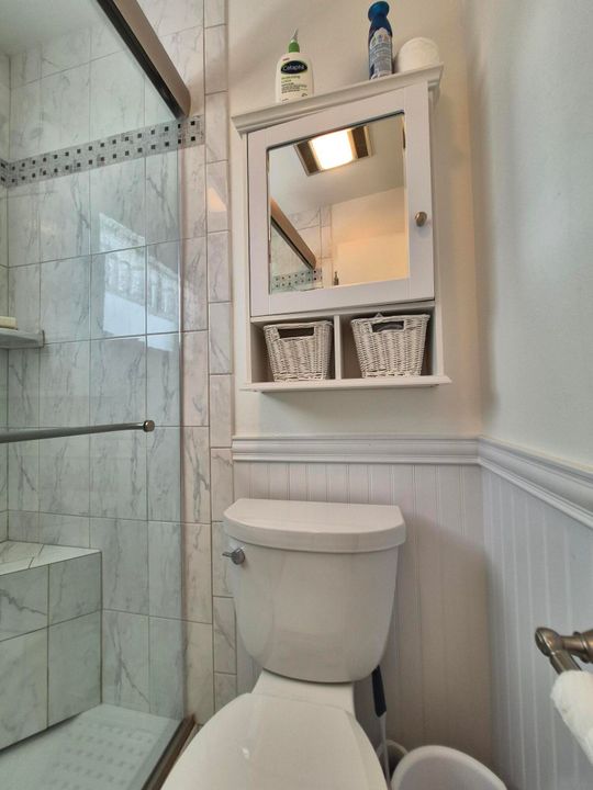 На продажу: $219,900 (2 спален, 2 ванн, 1175 Квадратных фут)