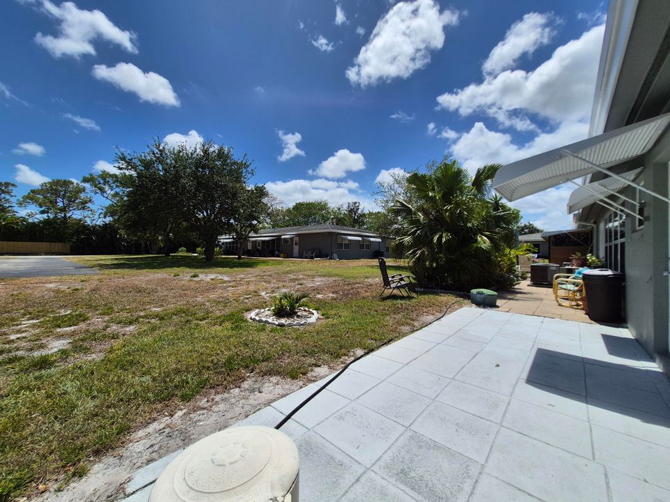 На продажу: $219,900 (2 спален, 2 ванн, 1175 Квадратных фут)