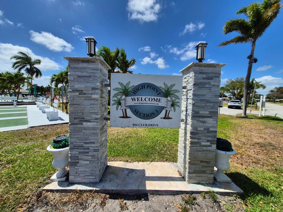 На продажу: $219,900 (2 спален, 2 ванн, 1175 Квадратных фут)