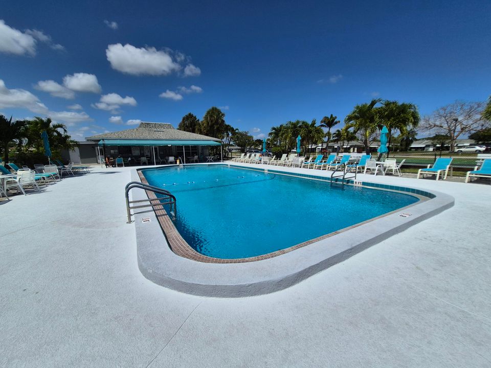 На продажу: $219,900 (2 спален, 2 ванн, 1175 Квадратных фут)