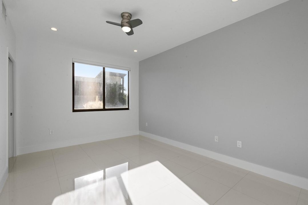 For Sale: $999,000 (3 beds, 3 baths, 2606 Square Feet)