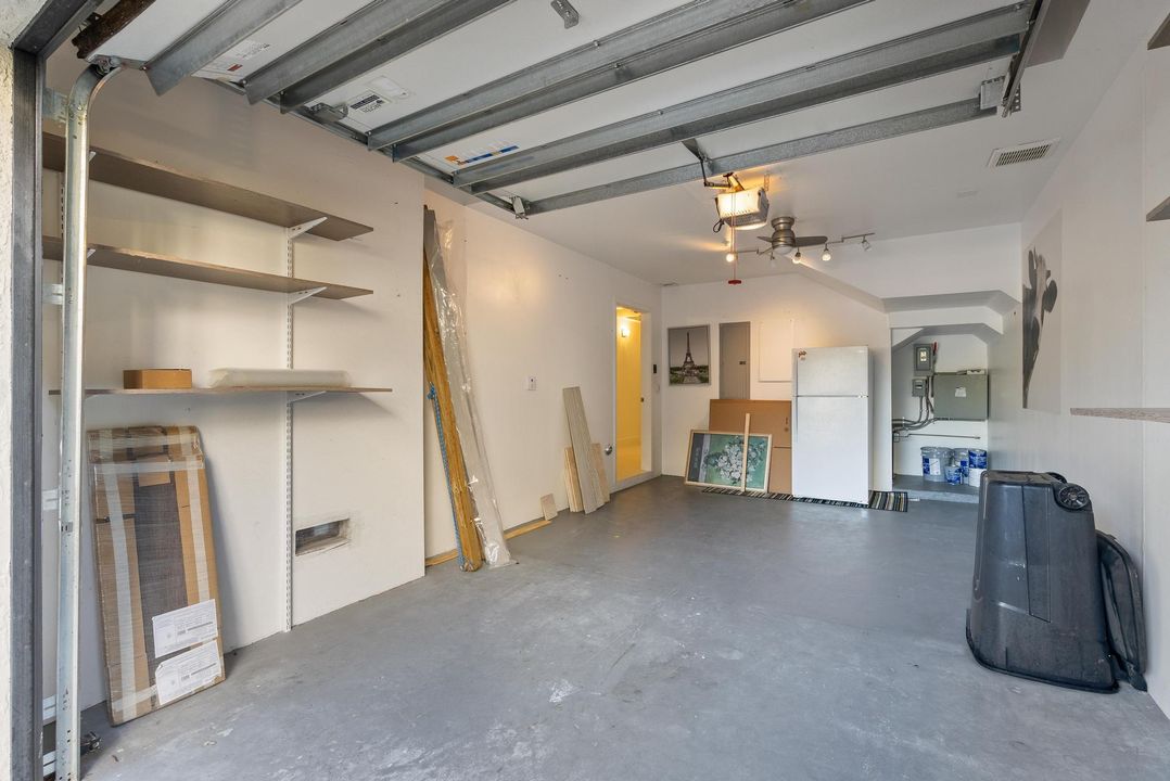 For Sale: $999,000 (3 beds, 3 baths, 2606 Square Feet)