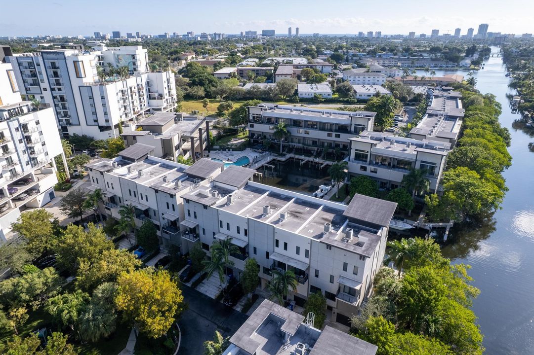 For Sale: $999,000 (3 beds, 3 baths, 2606 Square Feet)