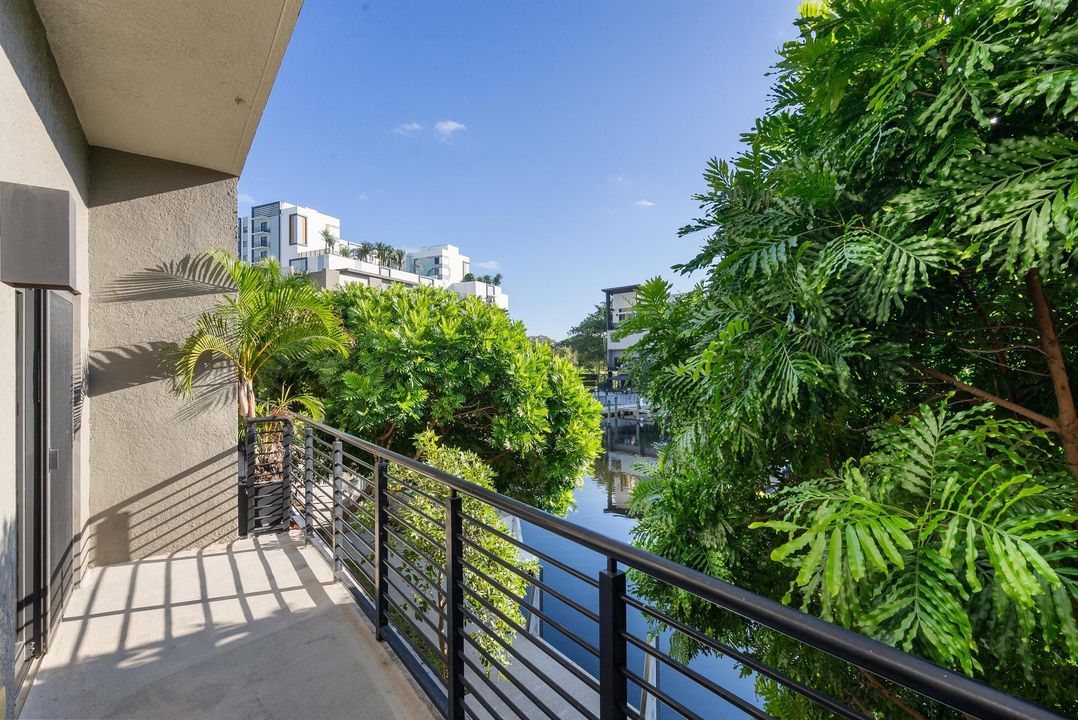 For Sale: $999,000 (3 beds, 3 baths, 2606 Square Feet)