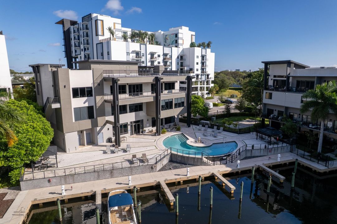 For Sale: $999,000 (3 beds, 3 baths, 2606 Square Feet)