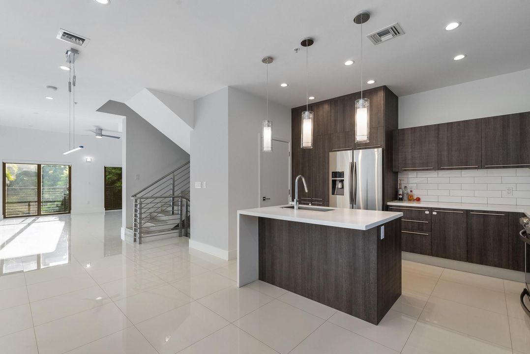 For Sale: $999,000 (3 beds, 3 baths, 2606 Square Feet)