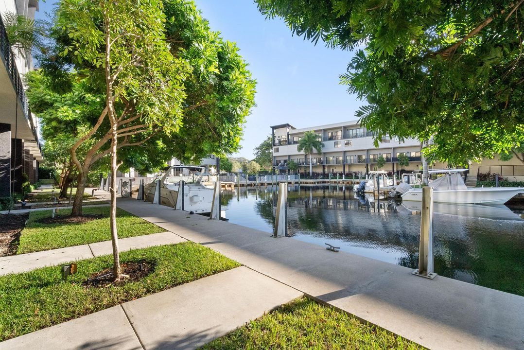 For Sale: $999,000 (3 beds, 3 baths, 2606 Square Feet)