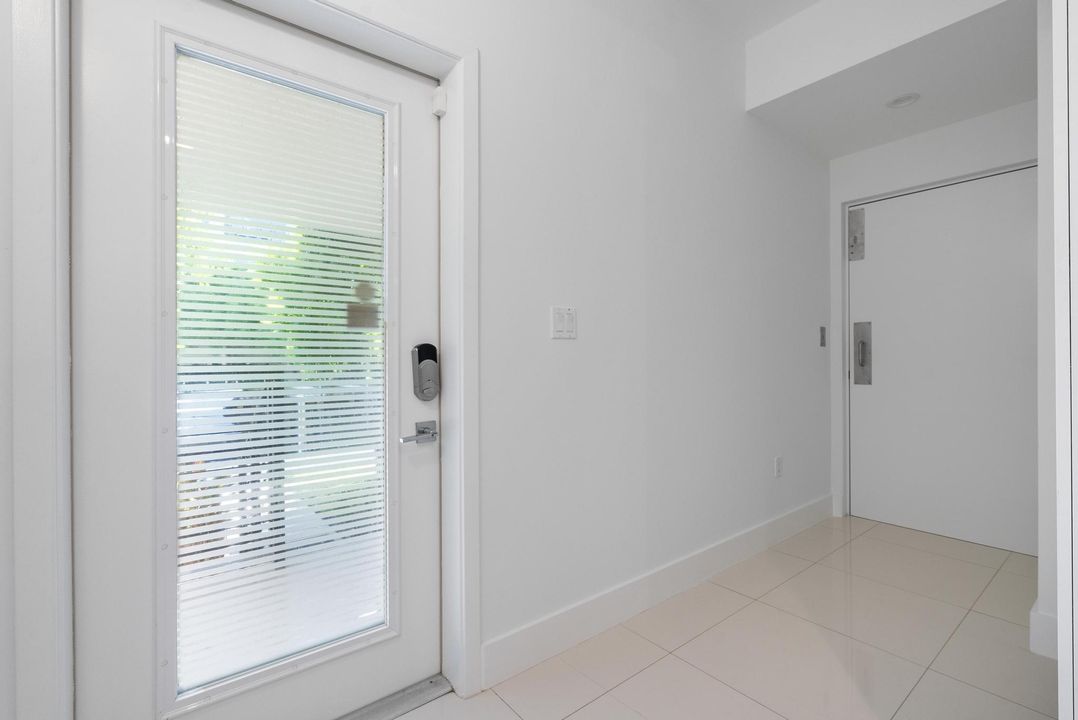 For Sale: $999,000 (3 beds, 3 baths, 2606 Square Feet)