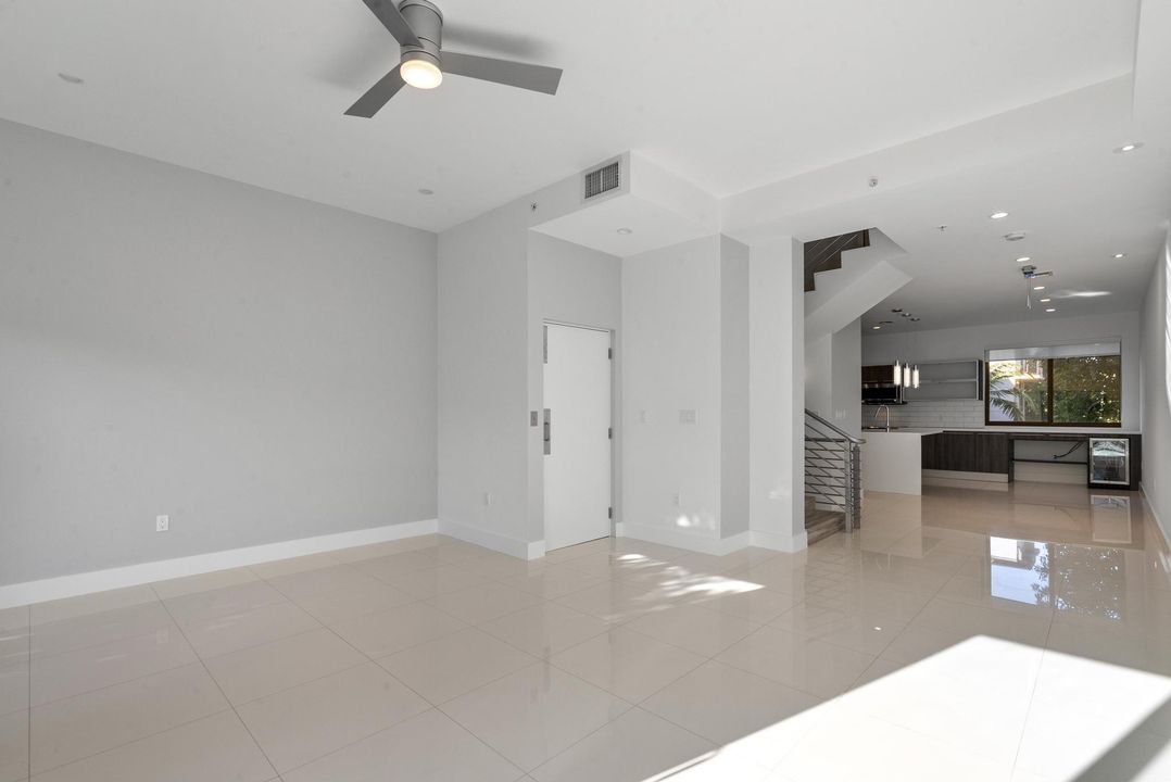 For Sale: $999,000 (3 beds, 3 baths, 2606 Square Feet)