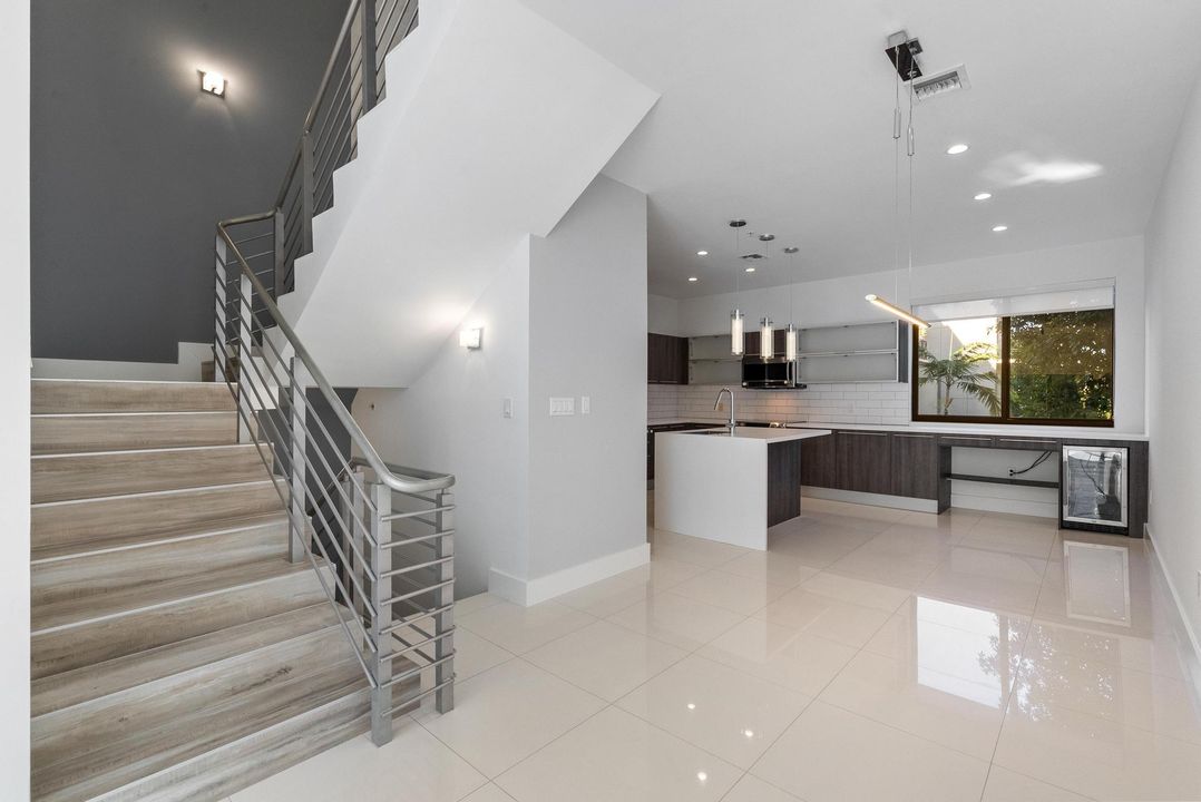 For Sale: $999,000 (3 beds, 3 baths, 2606 Square Feet)