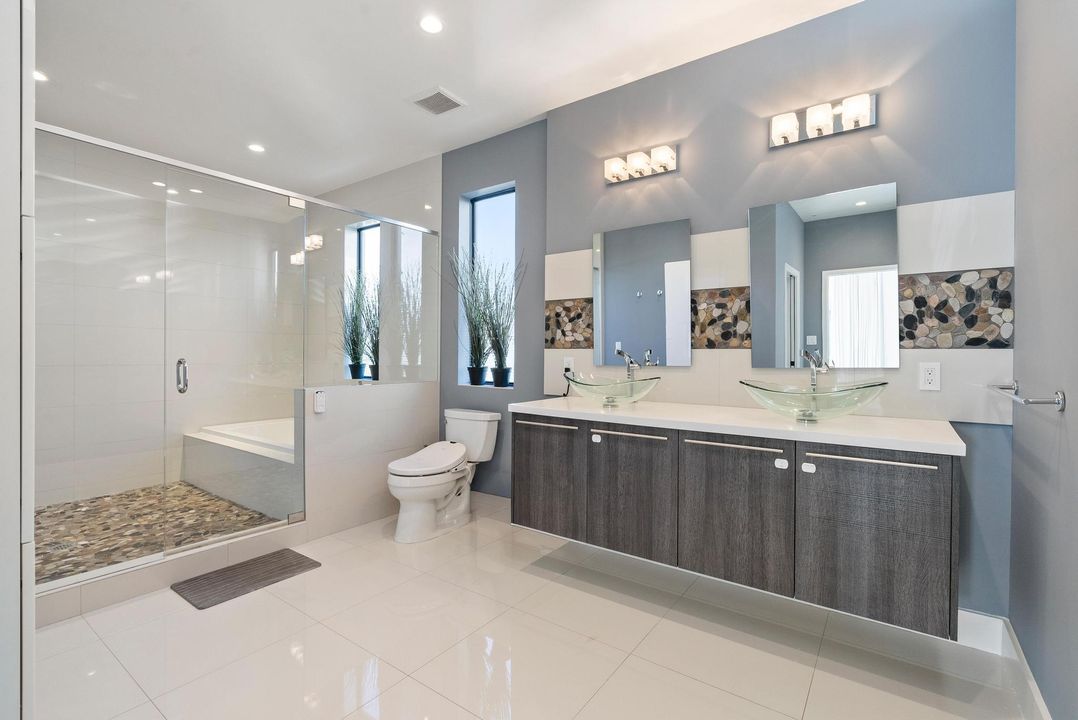 For Sale: $999,000 (3 beds, 3 baths, 2606 Square Feet)