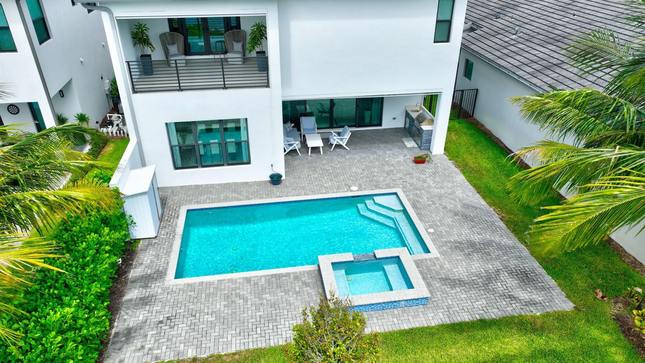 For Rent: $12,000 (5 beds, 5 baths, 3344 Square Feet)