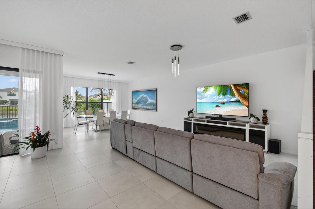 For Rent: $12,000 (5 beds, 5 baths, 3344 Square Feet)