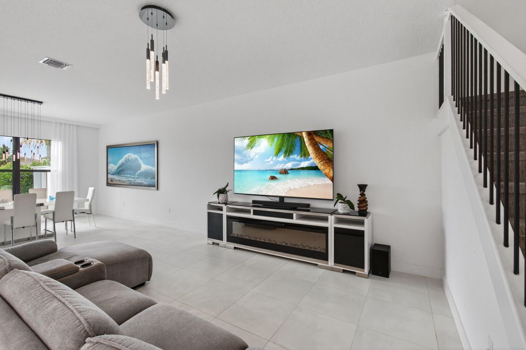 For Rent: $12,000 (5 beds, 5 baths, 3344 Square Feet)