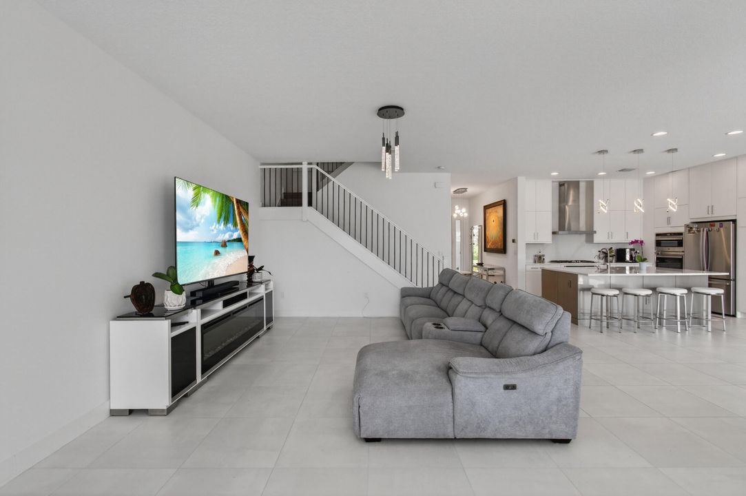 For Rent: $12,000 (5 beds, 5 baths, 3344 Square Feet)