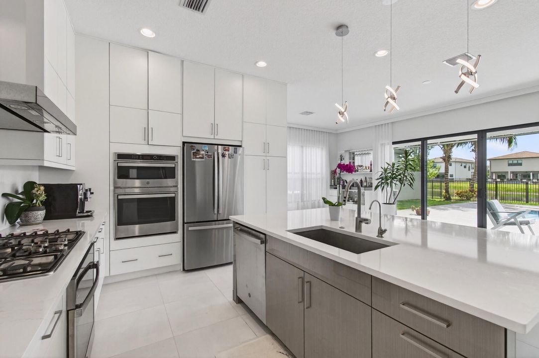 For Rent: $12,000 (5 beds, 5 baths, 3344 Square Feet)