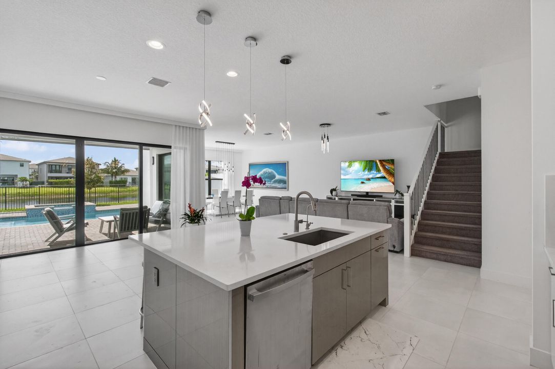 For Rent: $12,000 (5 beds, 5 baths, 3344 Square Feet)