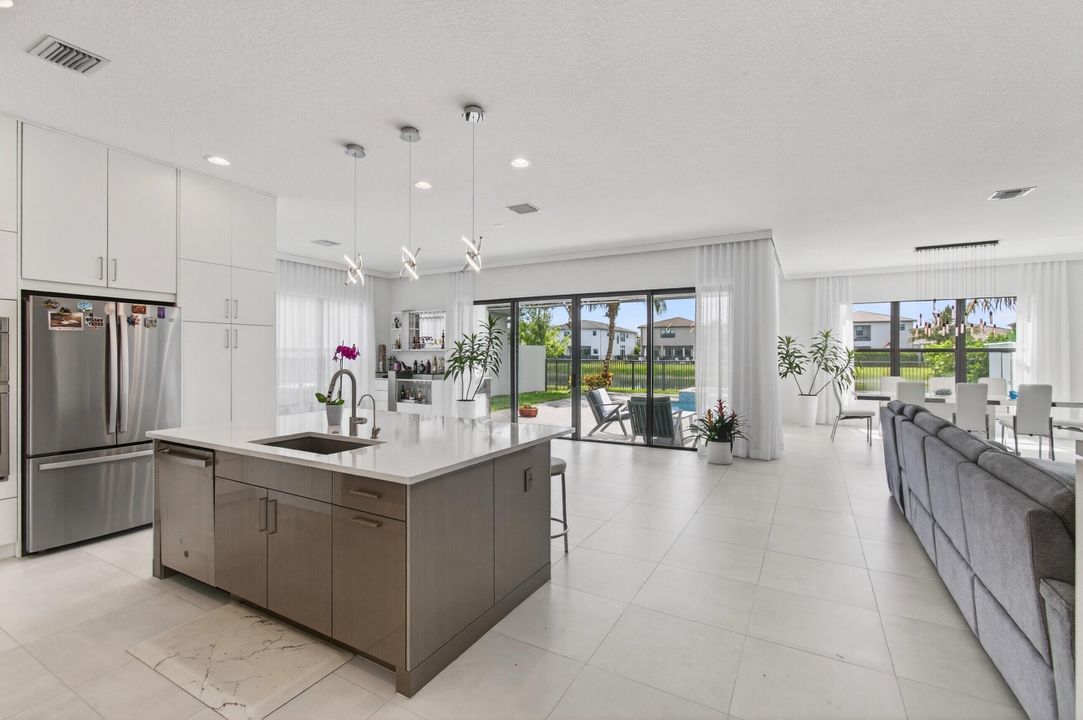 For Rent: $12,000 (5 beds, 5 baths, 3344 Square Feet)