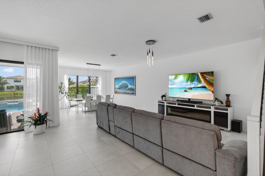 For Rent: $12,000 (5 beds, 5 baths, 3344 Square Feet)