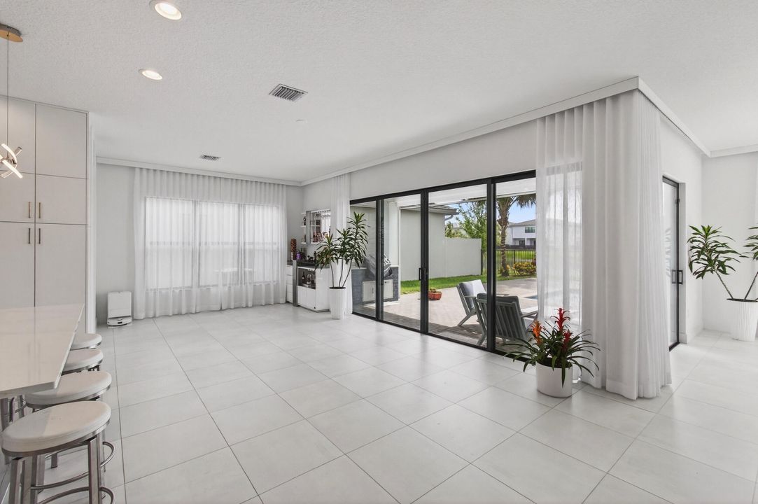 For Rent: $12,000 (5 beds, 5 baths, 3344 Square Feet)