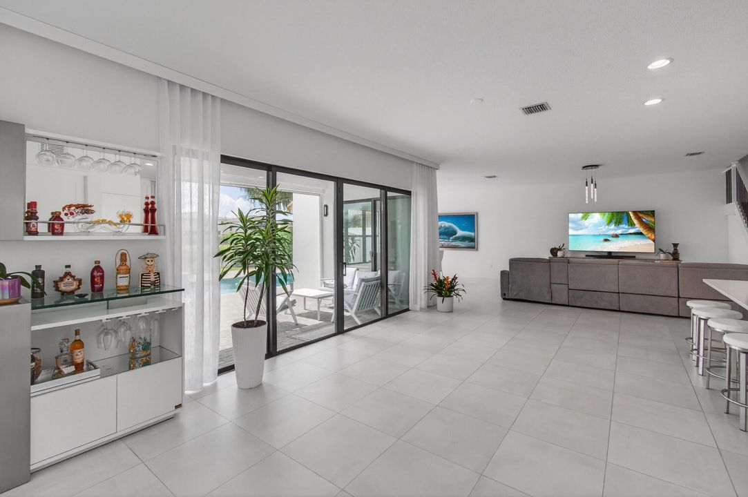 For Rent: $12,000 (5 beds, 5 baths, 3344 Square Feet)