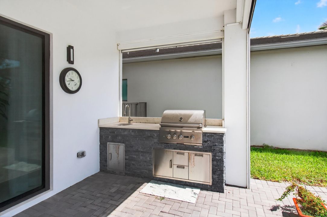 For Rent: $12,000 (5 beds, 5 baths, 3344 Square Feet)