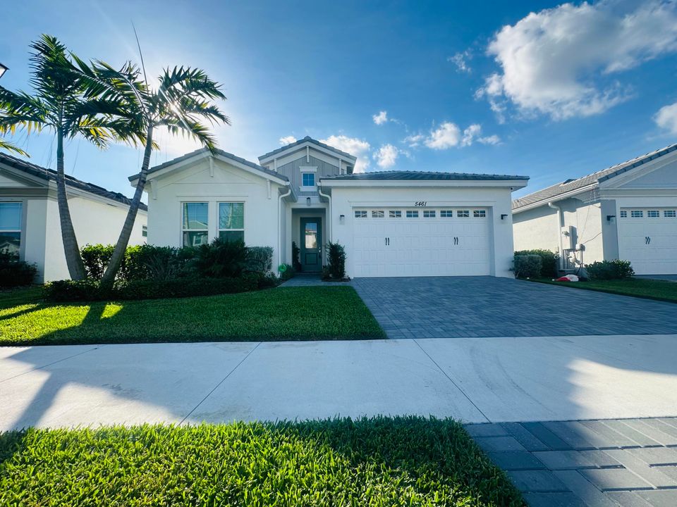 For Rent: $3,145 (3 beds, 2 baths, 1671 Square Feet)