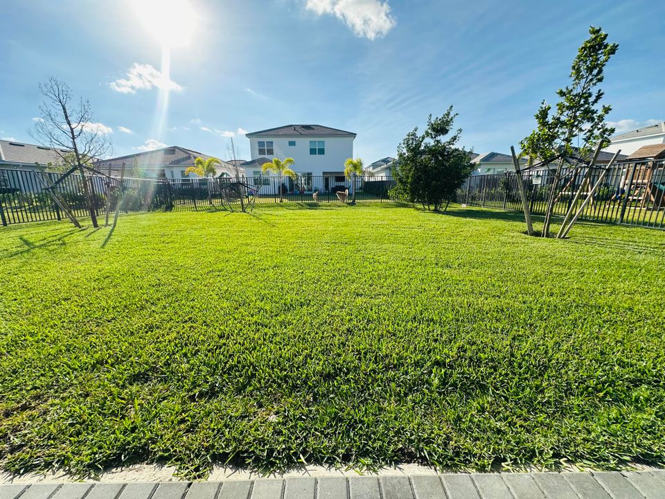 For Rent: $3,145 (3 beds, 2 baths, 1671 Square Feet)