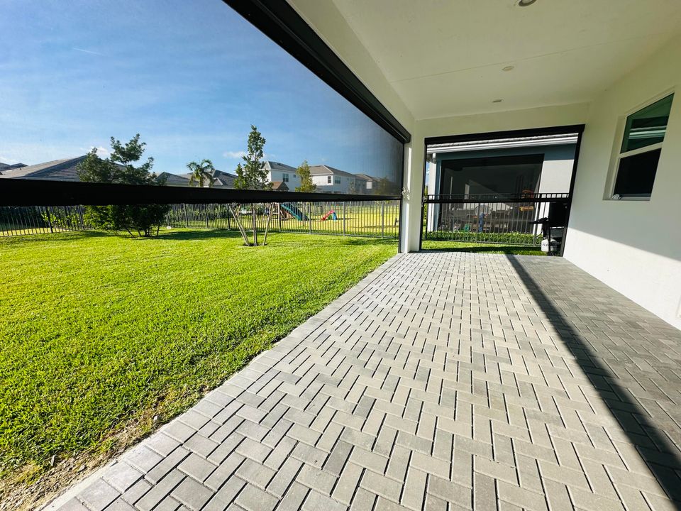 For Rent: $3,145 (3 beds, 2 baths, 1671 Square Feet)