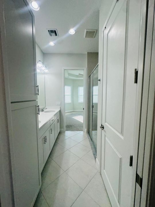 For Rent: $3,145 (3 beds, 2 baths, 1671 Square Feet)