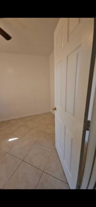 В аренду: $1,400 (1 спален, 1 ванн, 350 Квадратных фут)