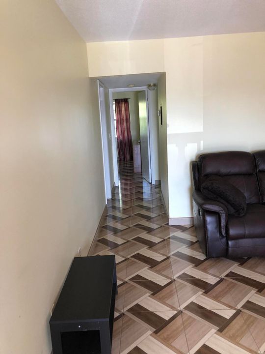 For Rent: $1,500 (2 beds, 1 baths, 850 Square Feet)