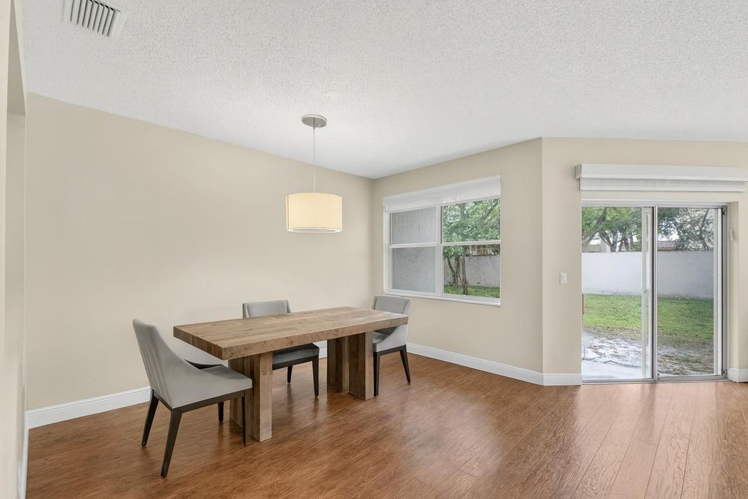 For Sale: $519,900 (4 beds, 2 baths, 1798 Square Feet)