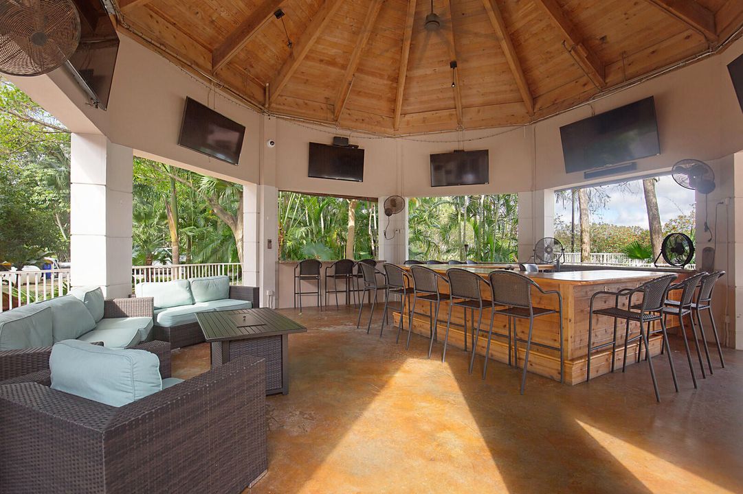 For Sale: $519,900 (4 beds, 2 baths, 1798 Square Feet)