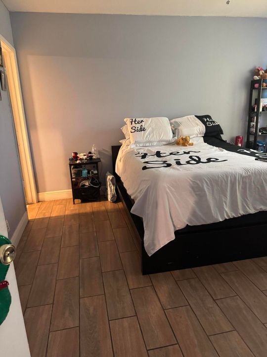 На продажу: $229,900 (2 спален, 2 ванн, 1050 Квадратных фут)