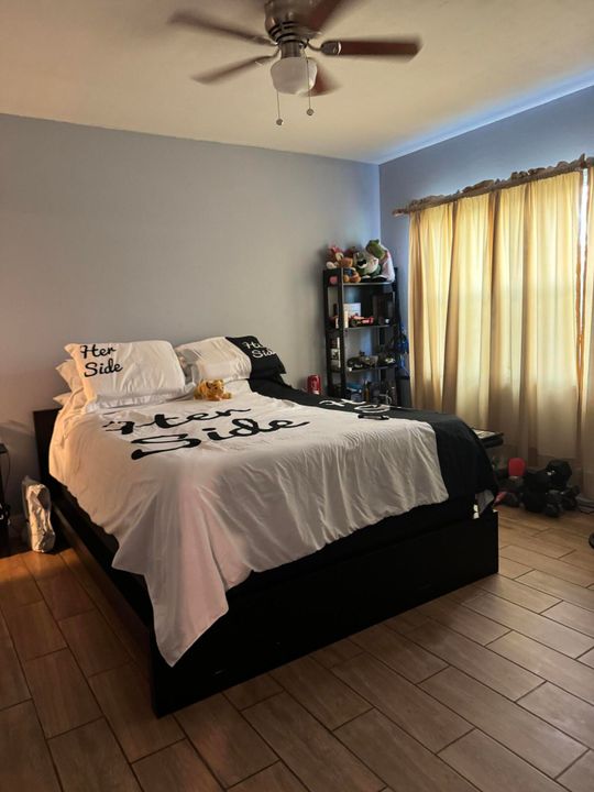 На продажу: $229,900 (2 спален, 2 ванн, 1050 Квадратных фут)