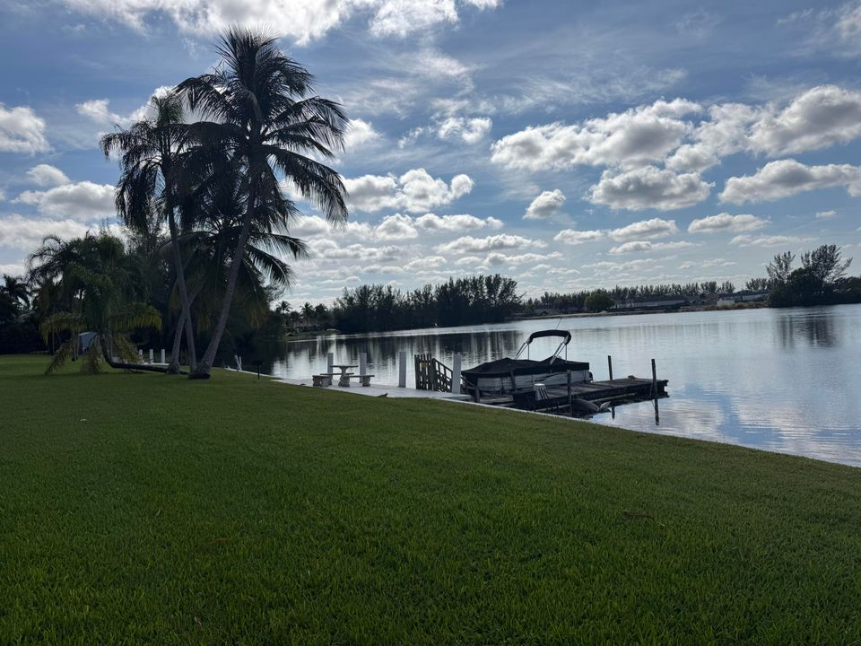 На продажу: $229,900 (2 спален, 2 ванн, 1050 Квадратных фут)