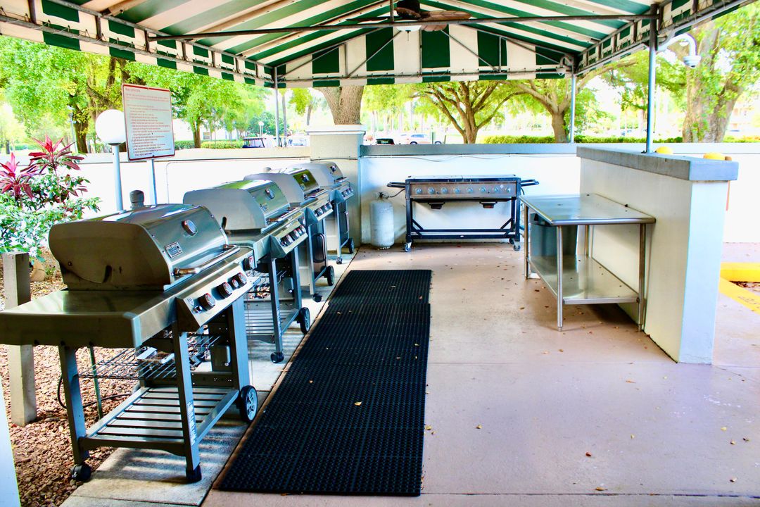 For Sale: $128,000 (2 beds, 2 baths, 1156 Square Feet)